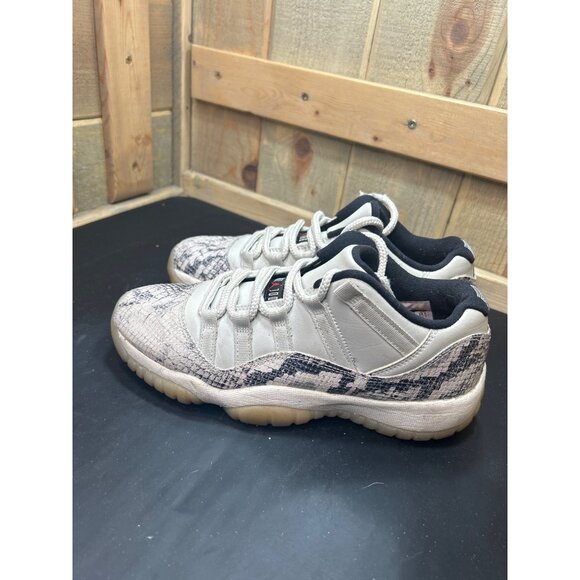 Nike Air Jordan 11 Retro Low Light Bone Snakeskin Grey CD6847-002 6.5Y Womens 8 - Picture 5 of 8